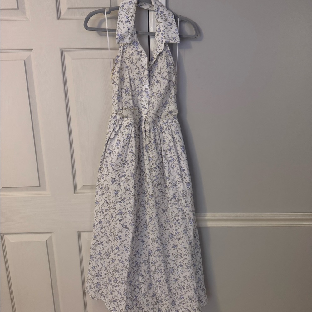 Chic Backless Halter Dress in White and Blue Floral